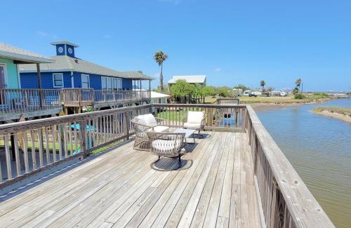 Flour Bluff House | Flamingo Lagoon