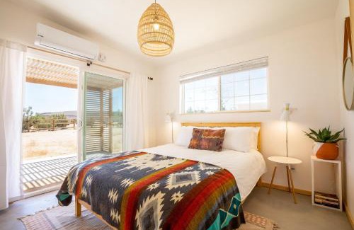 Yucca Valley House | Flamingo Ranch - Dreamy Desert Design with Hot Tub home