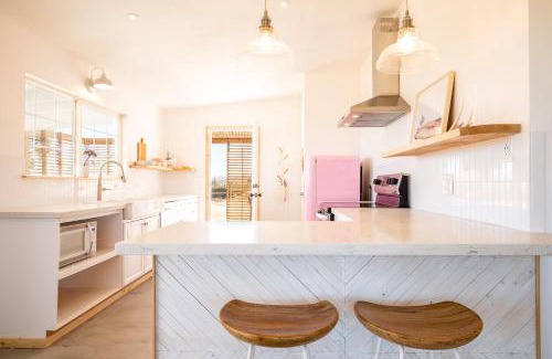 Yucca Valley House | Flamingo Ranch - Dreamy Desert Design with Hot Tub home