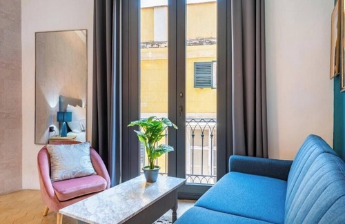 La Llotja-Born Bed & Breakfast | Flamingo Suite - DOG Admiral Urban Guest House