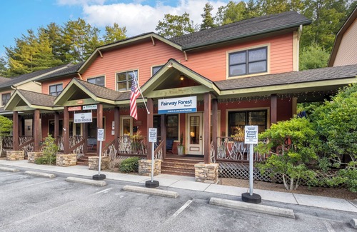 Sapphire Condo | FLASH SALE! Cozy 1 Bedroom Near Sapphire Valley Ski Area w/Resort Indoor Pool, WiFi & More