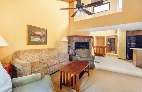 Sapphire Condo | FLASH SALE! Nice 2 Bedroom Near Sapphire Valley Ski Area w/Resort Indoor Pool, WiFi & More