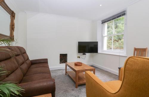 Cheltenham House | Flat 2 Battledown Grange