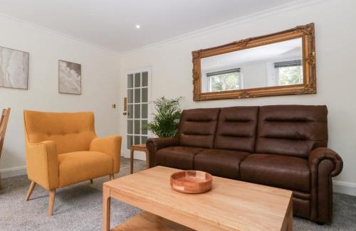 Cheltenham House | Flat 2 Battledown Grange