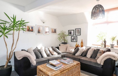 Oakham Apartment | FLAT 2, family friendly, with a garden in Oakham