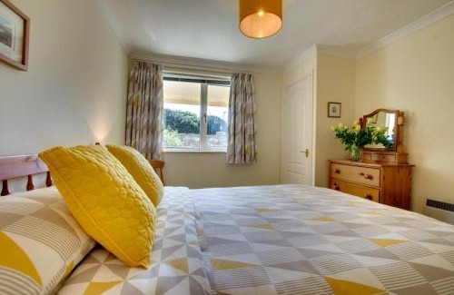 Putsborough Apartment | Flat 24 Clifton Court