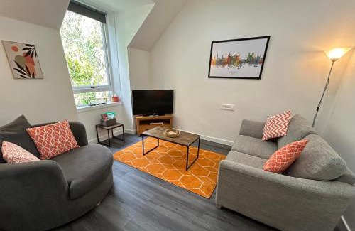 Inverness City Centre Apartment | Flat 2a - Modern Flat Close to City Centre Ideal for Couples