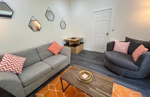 Inverness City Centre Apartment | Flat 2a - Modern Flat Close to City Centre Ideal for Couples