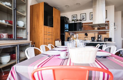 Saint-Martin-de-Re House | Flat 3* with terrace overlooking St Martin de Ré