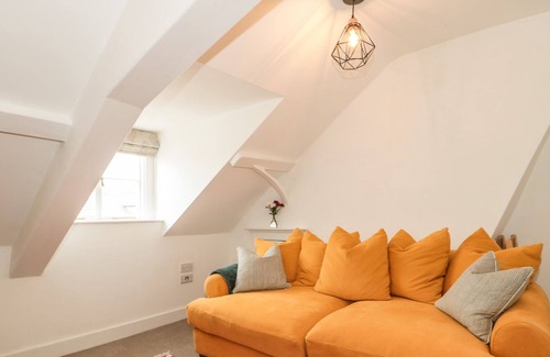 Dorchester Cottage | FLAT 6 - 5 HIGH EAST STREET, family friendly in Dorchester