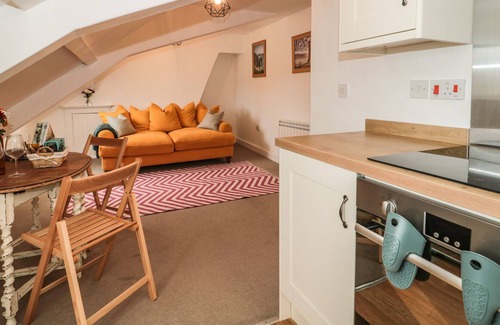 Dorchester Cottage | FLAT 6 - 5 HIGH EAST STREET, family friendly in Dorchester