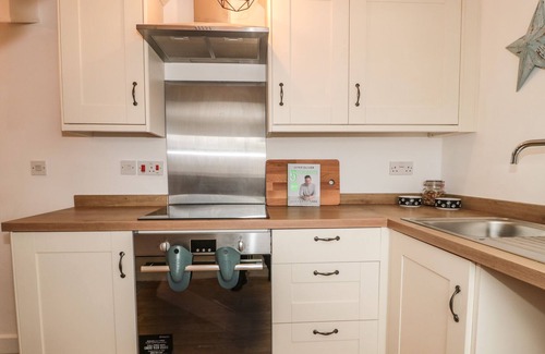 Dorchester Cottage | FLAT 6 - 5 HIGH EAST STREET, family friendly in Dorchester