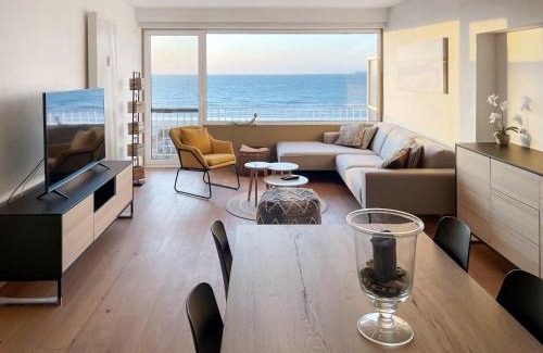Blankenberge Apartment | Flat by the Seaside with Stunning Ocean Views, cleaning included