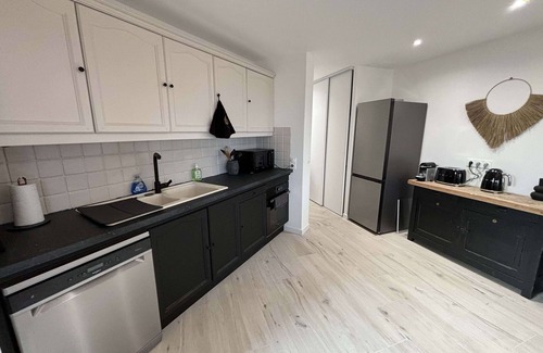 Le Lavandou Apartment | Flat for 6 people with air conditioning, St Clair Le LAVANDOU, renovated in 2023
