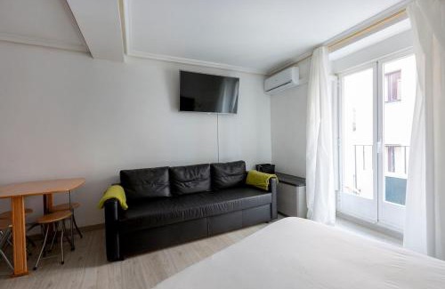 Malasana Apartment | Flat in Madrid Malasaña, Plaza España