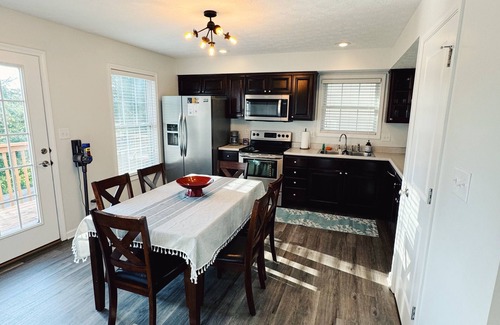 Bloomington House | Flat Rock Place- Cozy townhome close to IU