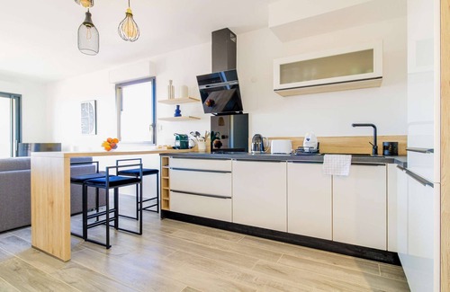 Le Lavandou Apartment | Flat - terrace, pool and garage-Cleaning included