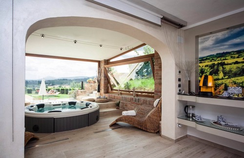 Montepulciano Apartment | Flat with private terrace,A/C, in a wine estate with pool,Spa,children friendly