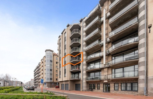 Blankenberge Apartment | Flat with Terrace & Play Area