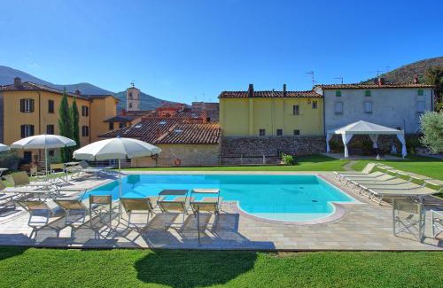 Santa Maria del Giudice House | Flavia by PosarelliVillas