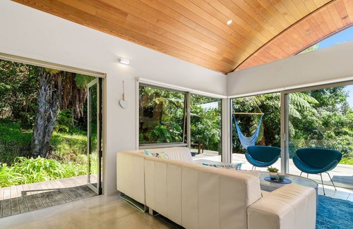 Lake Tarawera House | FLAXWATER BACH - LAKE TARAWERA HOLIDAY HOME in Lake Tarawera
