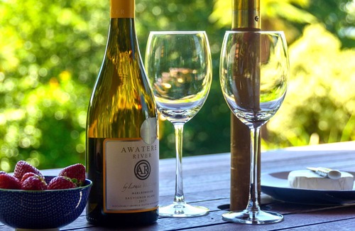 Lake Tarawera House | FLAXWATER BACH - LAKE TARAWERA HOLIDAY HOME in Lake Tarawera