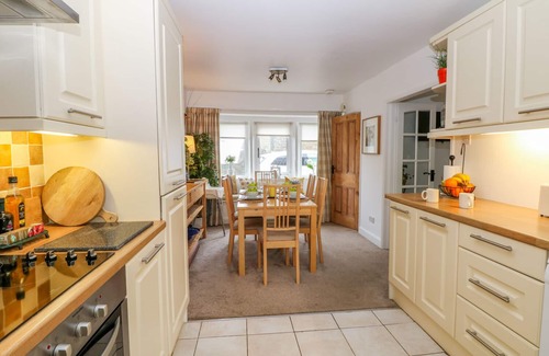 Holmfirth Cottage | FLEECE COTTAGE, pet friendly, with a garden in Holme, West Yorkshire
