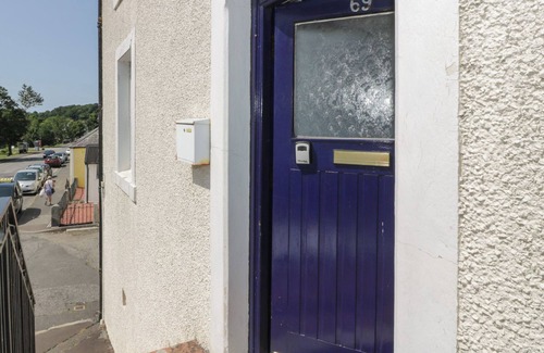 Gatehouse-of-Fleet Cottage | FLEET TOWNHOUSE, pet friendly in Gatehouse Of Fleet