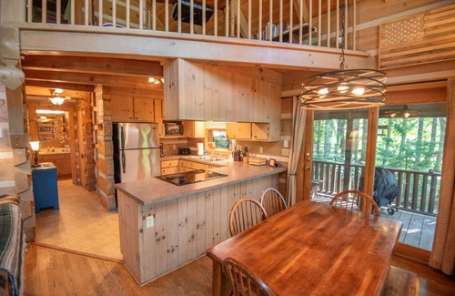 Fleetwood Cabin | Fleetwood Falls Cabin near Boone NC w/Community River Access AND Lake