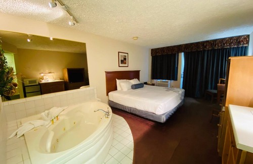 Cheboygan Hotel | Fleetwood Inn & Suites