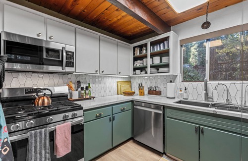 Arrowhead Villas Cabin | Fleming Creek Hideaway + Next to Creek + Fire-Pit!