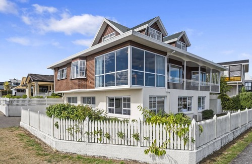 Taupo House | Fletcher House. No1.