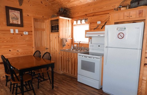 Leasburg Cabin | Fletcher's Village Group Cabin rental near Meramec River.