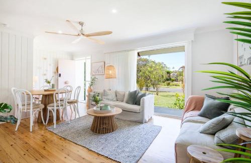 Culburra Beach House | Fleur de Chalet - Pet Friendly - 10 Mins Walk to Beach
