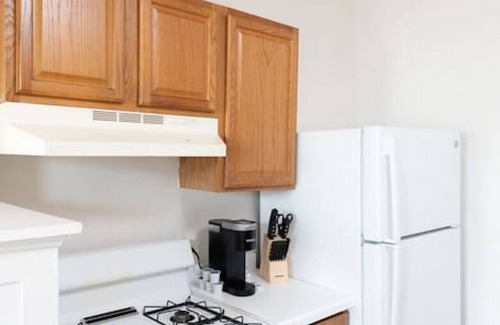 Milwaukee Apartment | Flexhome East Side Vintage 2BR B1