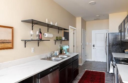Fifth Ward Apartment | Flexhome Walker's Point Studio A2