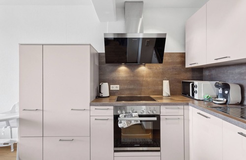 Langscheid Apartment | Flexi Home - Balcony | Lake View | High-Speed WiFi
