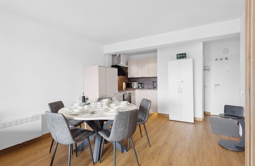 Langscheid Apartment | Flexi Home - Balcony | Lake View | High-Speed WiFi