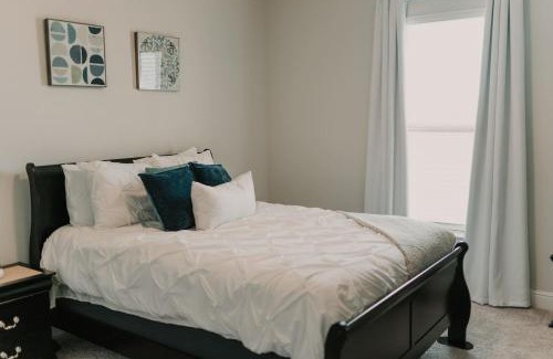 Lake Charles House | Flexible Stays Clean & Comfy Ideal For Worker