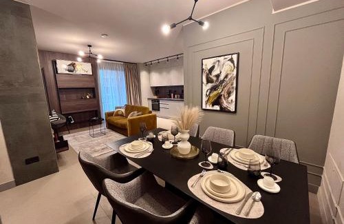 Timisoara Apartment | FLH - Art Elegance with Balcony & Free Parking