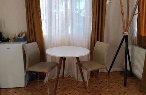 Kutaisi Apartment | Fligel in the garden