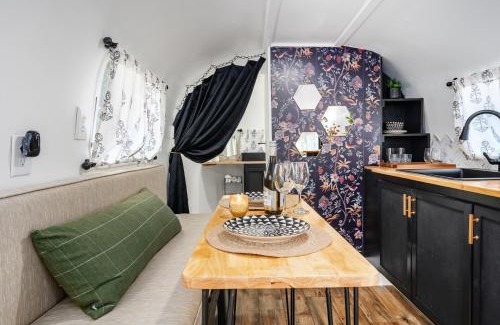 Guntersville House | Flight of Fancy Vintage Airstream Rental
