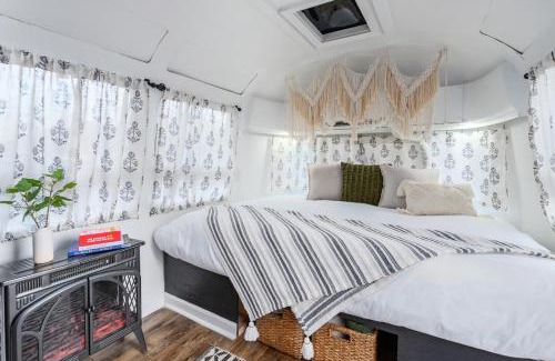 Guntersville House | Flight of Fancy Vintage Airstream Rental