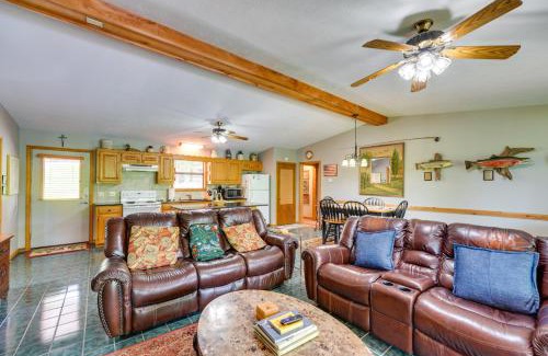 Flippin House | Flippin Home with Fire Pit Walk to White River!