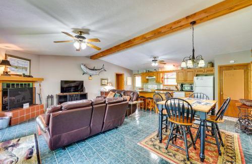 Flippin House | Flippin Home with Fire Pit Walk to White River!