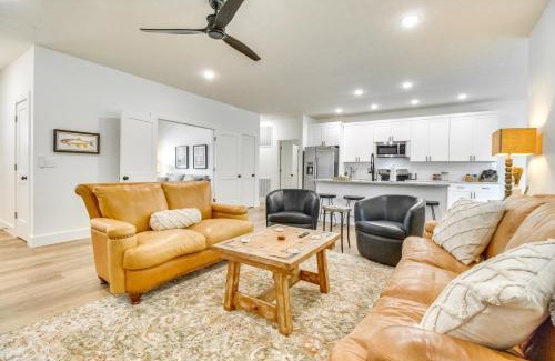 Flippin House | Flippin Vacation Rental Walk to White River!
