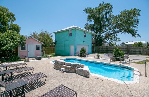 Gulfport Apartment | Flirty Flamingo, Too! 1 bedroom with in-ground pool!