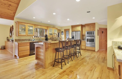 Fawnskin Cabin | Flitterbick Lodge Fawnskin Log Cabin Retreat w/Hot Tub