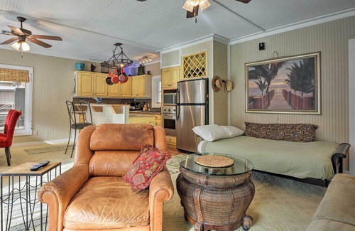 Eucha Cottage | Floating 'cabana Exotica' on Grand Lake w/2 Docks!