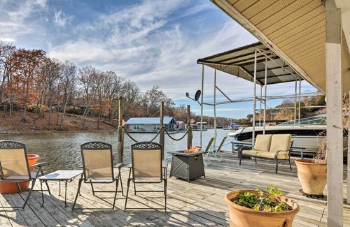 Eucha Cottage | Floating 'cabana Exotica' on Grand Lake w/2 Docks!